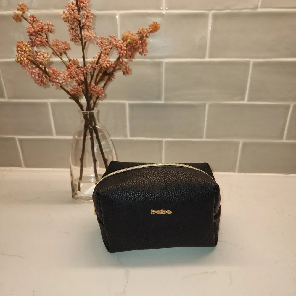 bebe  LOGO BLK TRAVEL COSMETIC BAG~TOILETRIES
